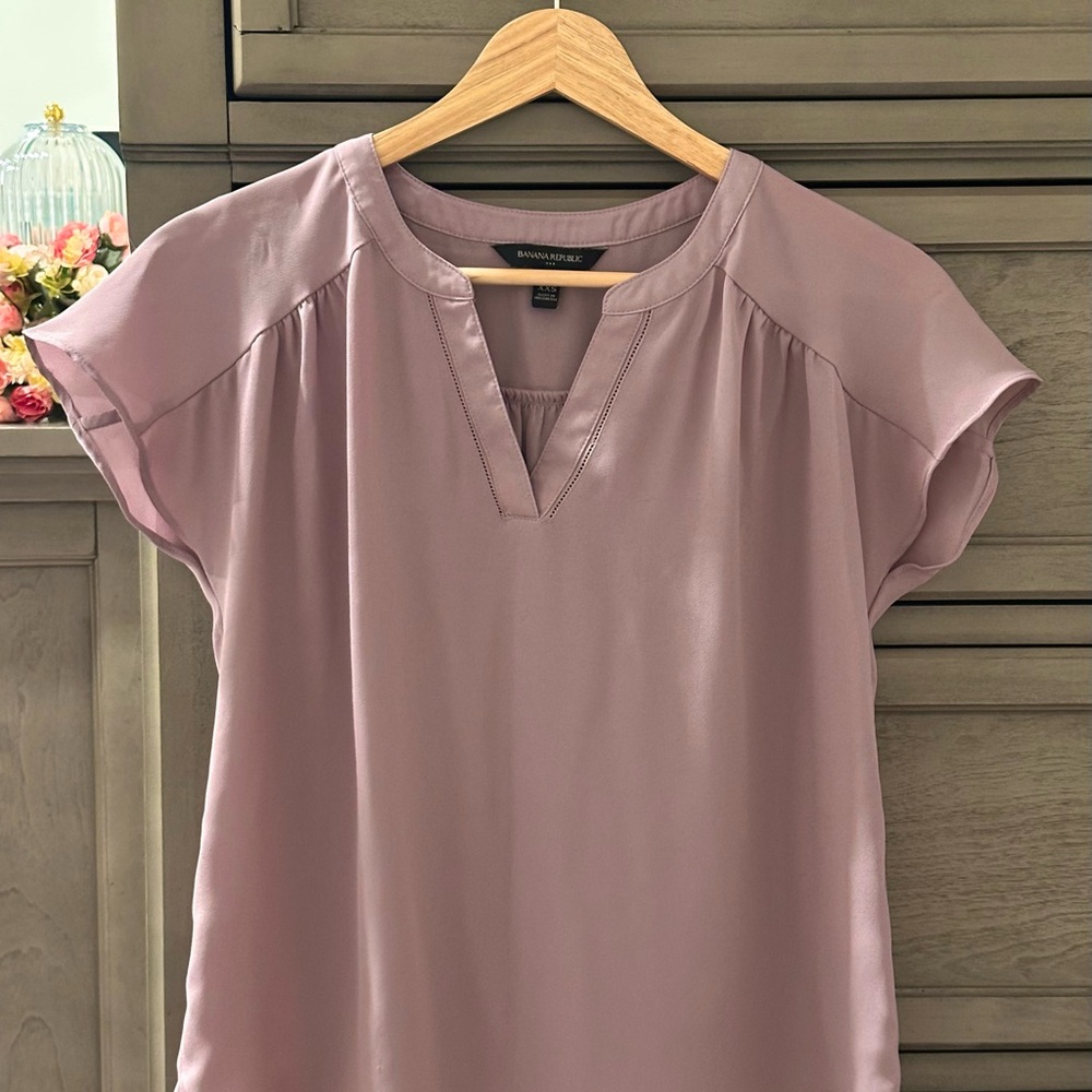 BANANA REPUBLIC Women’s Soft Airy Lilac Blouse Size XXS Petite